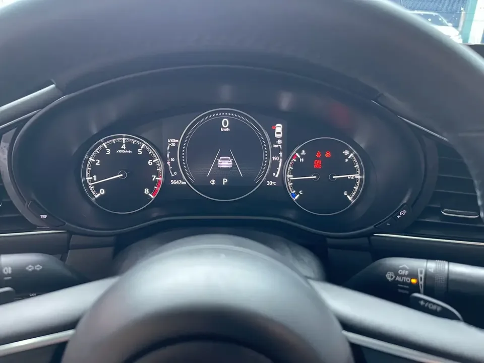 Mazda Axela Mazda3 Angkesela 2025 2.0L Automatic Quality Edition 2026 — thumbnail 4