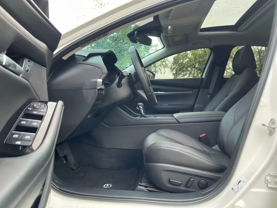 Mazda Axela Mazda3 Angkesela 2025 2.0L Automatic Quality Edition 2026 — thumbnail 5