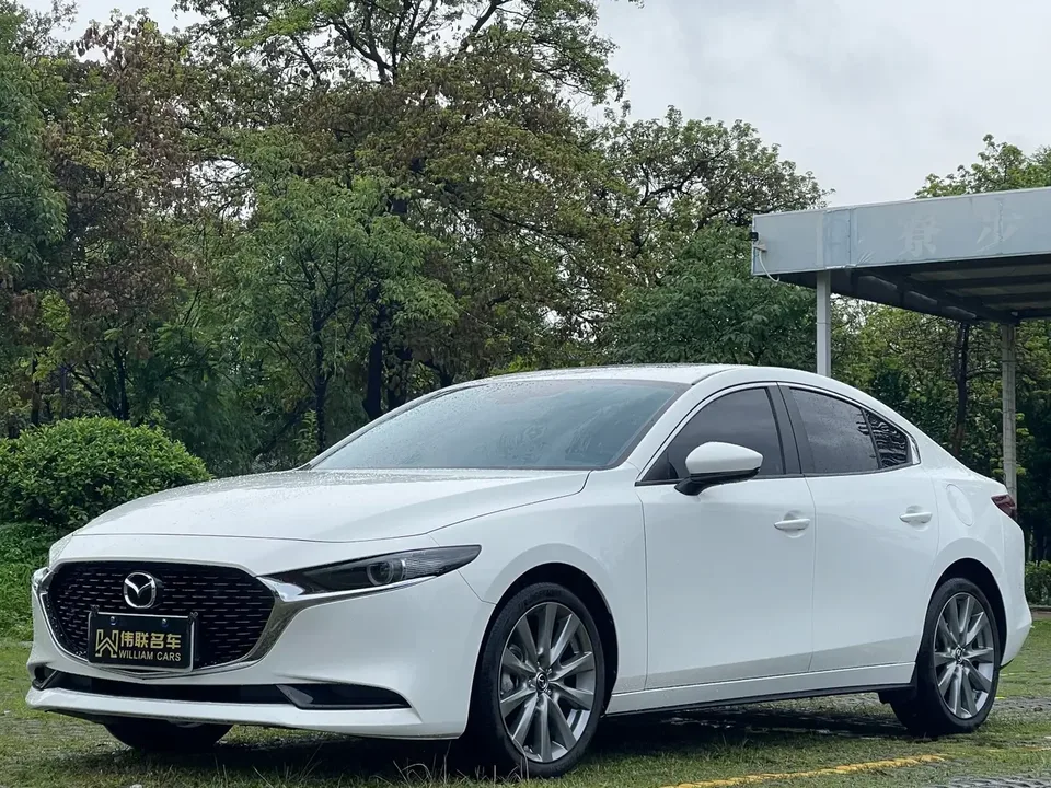 Mazda Axela Mazda3 Angkesela 2025 2.0L Automatic Quality Edition 2026 — photo 1, buy with delivery to Moscow