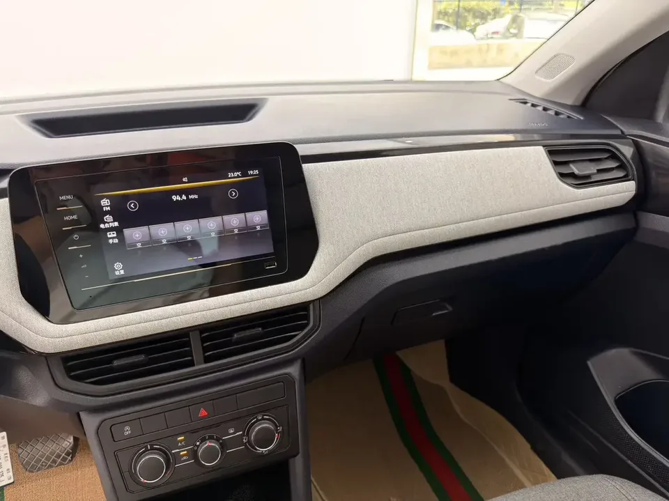 Volkswagen Tharu tuyue 2025 New 1.5L Ruijin Edition 2025 — thumbnail 3