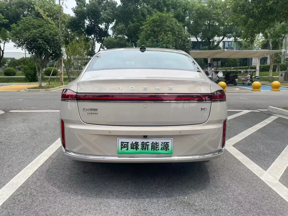 Roewe M7 DMH Roewe M7 DMH 2025 160km Premium Edition 2025 — thumbnail 2