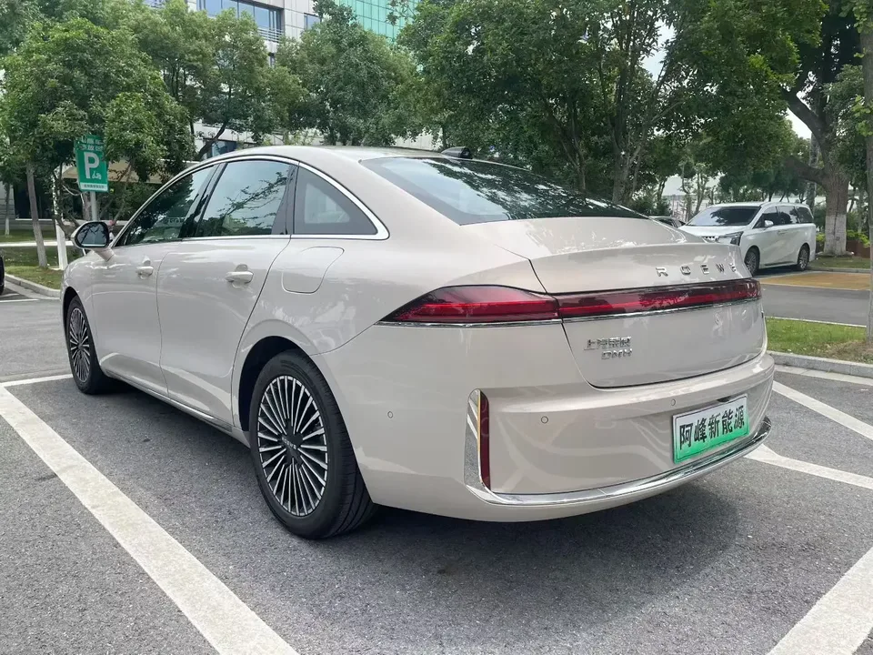 Roewe M7 DMH Roewe M7 DMH 2025 160km Premium Edition 2025 — thumbnail 4