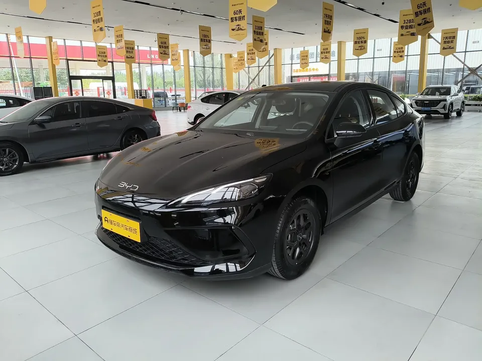 BYD Seal 05DM Seal 05DM 2026 DM-i 128KM Luxury 2026 — photo 1, buy with delivery to Moscow
