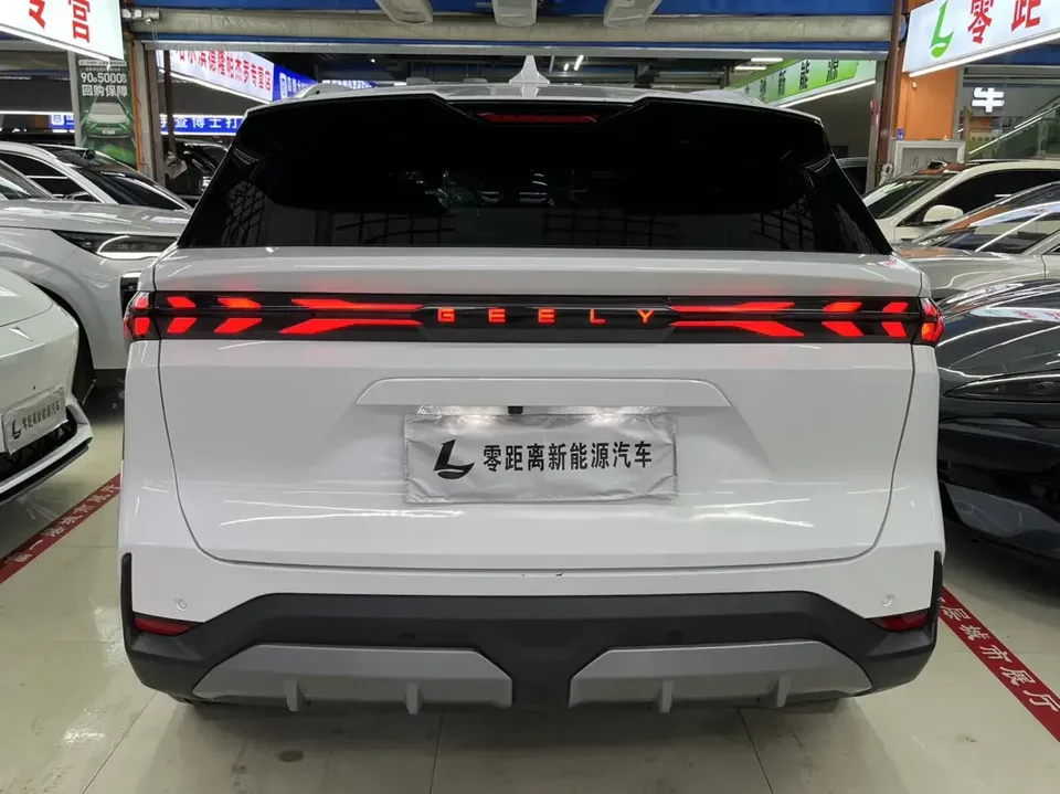 Geely Galaxy L7 Galaxy L7 2024 1.5T DHT 115km MAX Longteng Edition 2024 — миниатюра 2