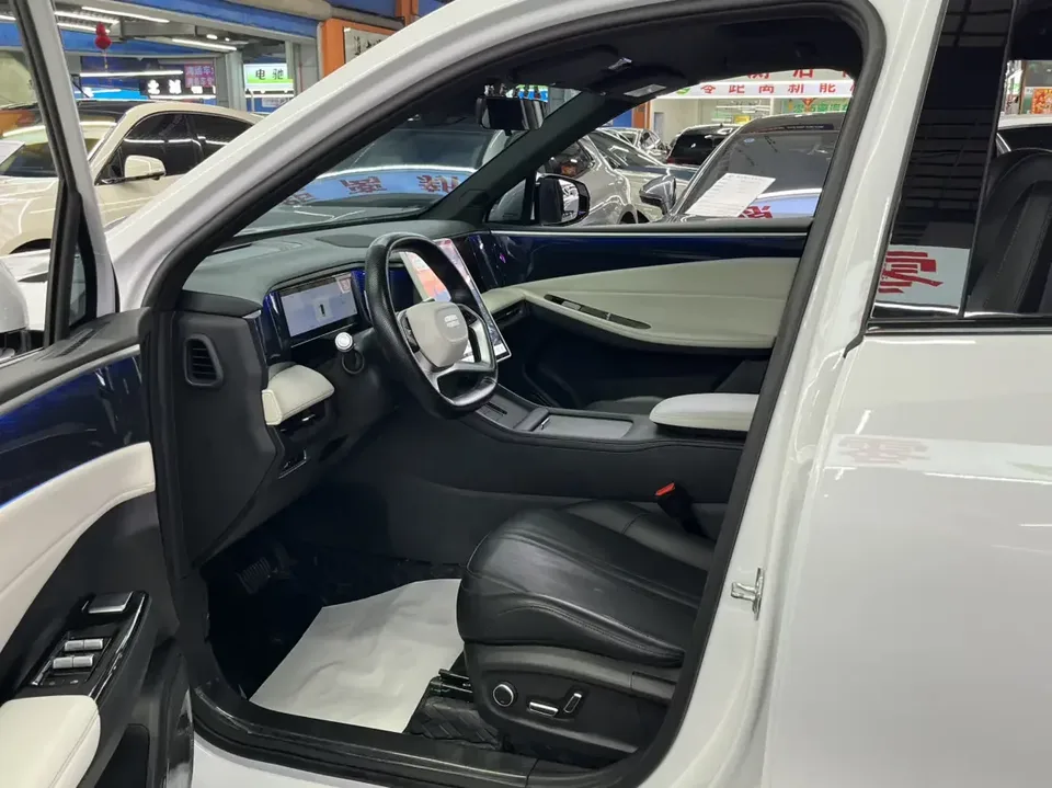 Geely Galaxy L7 Galaxy L7 2024 1.5T DHT 115km MAX Longteng Edition 2024 — миниатюра 4