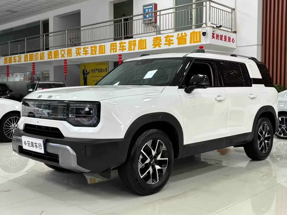 BAIC Beijing Off-road BJ30 Beijing Off-road BJ30 2024 1.5T DCT 2WD Light Wild Pro Edition 2024 — photo 1, buy with delivery to Moscow