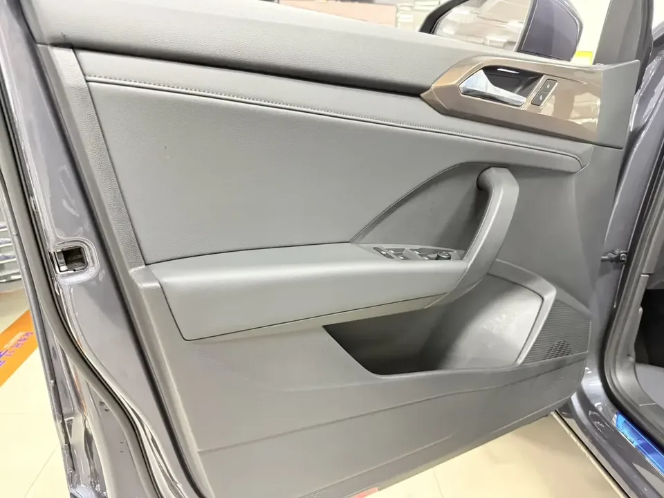 Volkswagen Tharu tuyue 2022 280TSI 2WD Deluxe Edition 2022 — thumbnail 3
