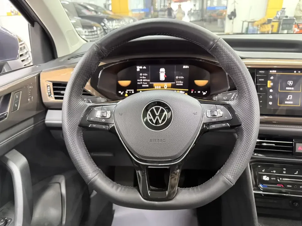 Volkswagen Tharu tuyue 2022 280TSI 2WD Deluxe Edition 2022 — thumbnail 4
