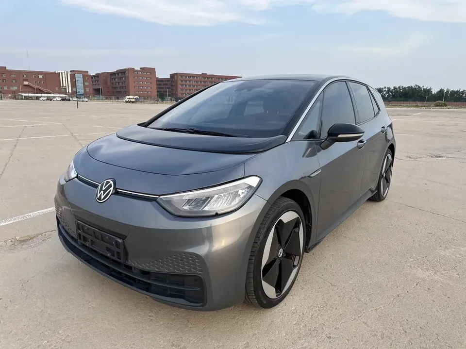 Volkswagen ID.3 Volkswagen ID.3 2023 Pure Smart Edition 2023 — photo 1, buy with delivery to Moscow