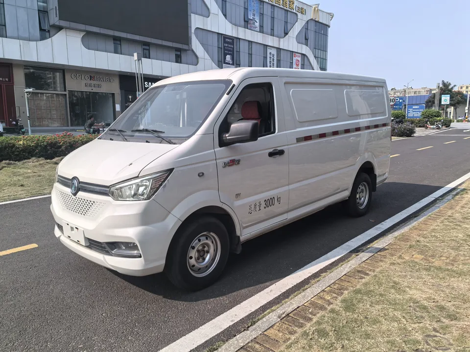 Dongfeng Yufeng EM26 Yufeng EM26 2023 High-end version 41.86kWh CATL 2025 — photo 1, buy with delivery to Moscow
