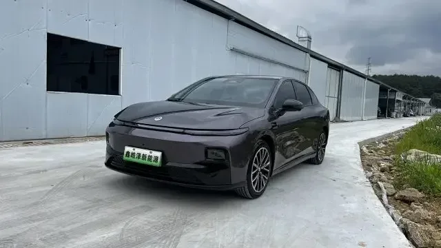 Leapmotor Leap running B01 Leap running B01 2025 550 Comfort Edition 2025 — photo 1, buy with delivery to Moscow