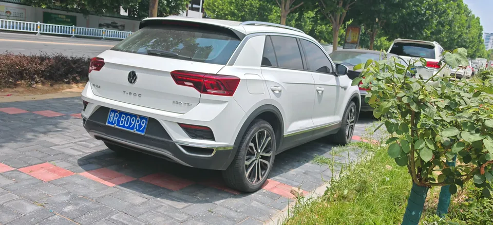 Volkswagen T-Roc TANG 2021 280TSI DSG 2WD Comfort Smart Edition 2022 — thumbnail 4
