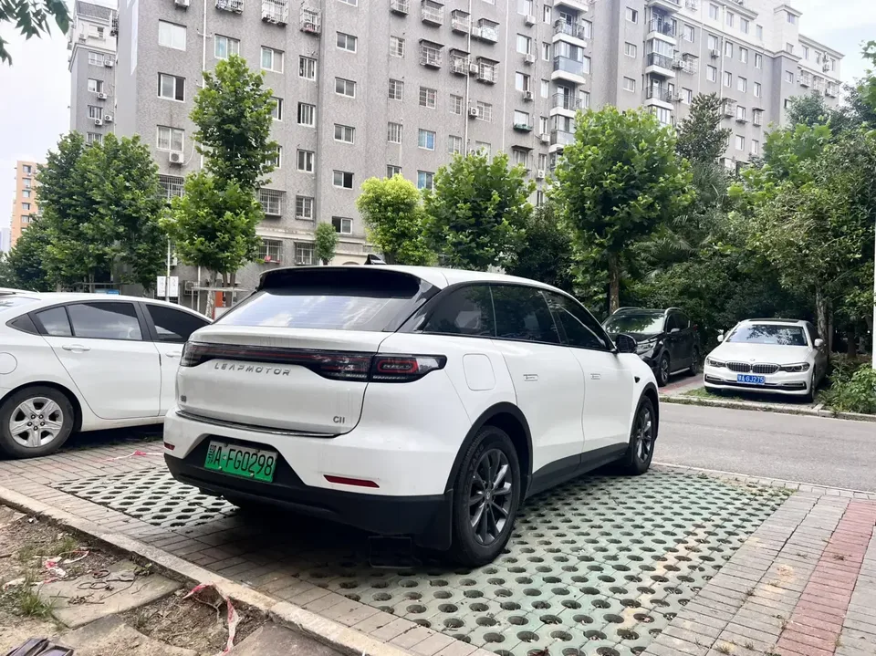 Leapmotor Zero running C11 Zero running C11 2023 Extended Range 180 Comfort Edition 2023 — thumbnail 4