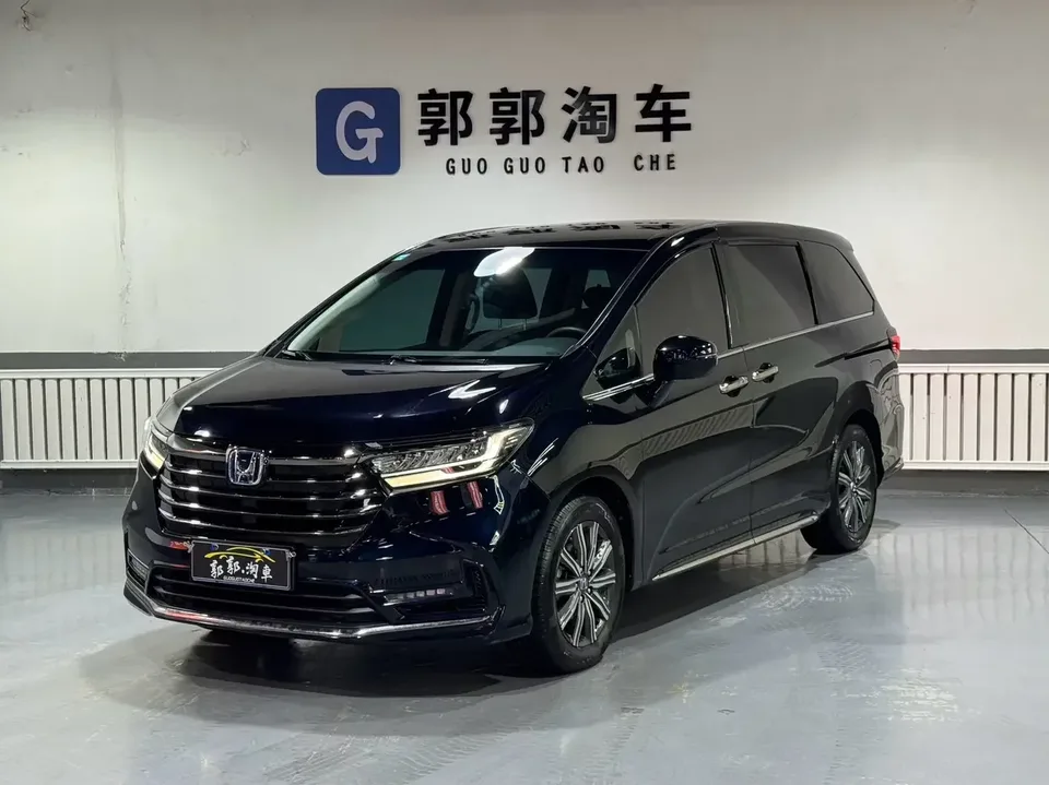 Honda Odyssey Odyssey 2024 2.0L e:HEV Sharp Enjoyable Edition 2023 — photo 1, buy with delivery to Moscow