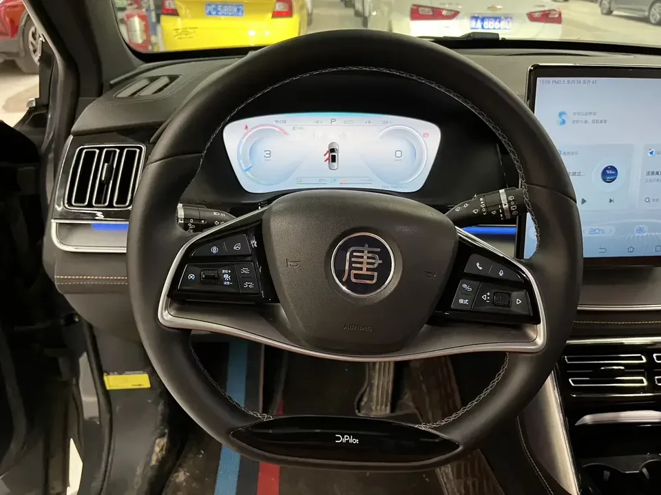 BYD Tang DM Tang DM 2023 DM-i Champion Edition 112KM Premium 2023 — thumbnail 4