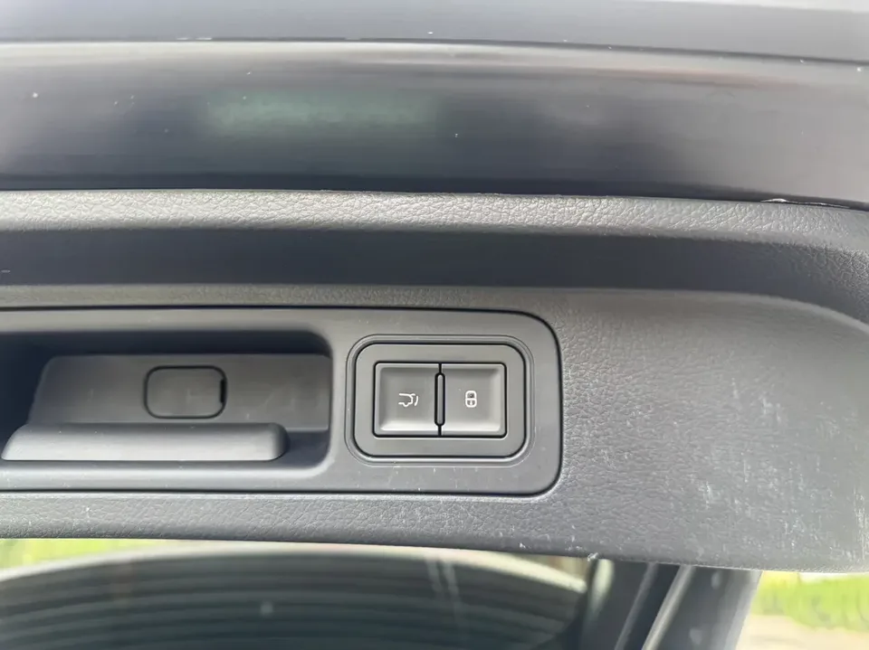 BYD Song PLUS DM Song PLUS DM 2021 DM-i 110KM 2WD Flagship PLUS 5G Edition 2022 — thumbnail 3