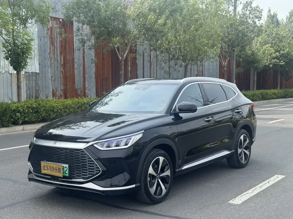 BYD Song PLUS DM Song PLUS DM 2021 DM-i 110KM 2WD Flagship PLUS 5G Edition 2022 — photo 1, buy with delivery to Moscow