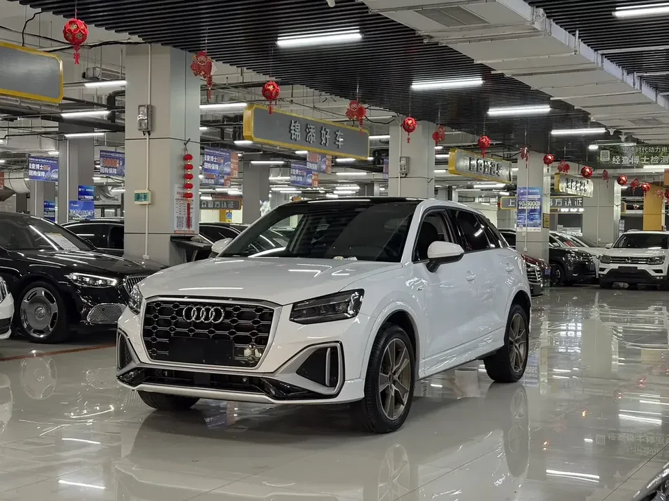Audi Q2L Audi Q2L 2022 35 TFSI Stylish Dynamic 2023 — фото 1, купить с доставкой в Москву