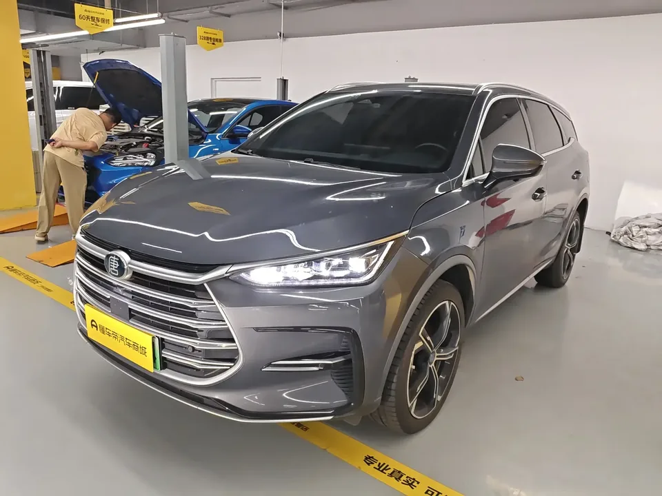BYD Tang DM Tang DM 2021 DM-i 1.5T 112KM Premium Edition 2022 — photo 1, buy with delivery to Moscow