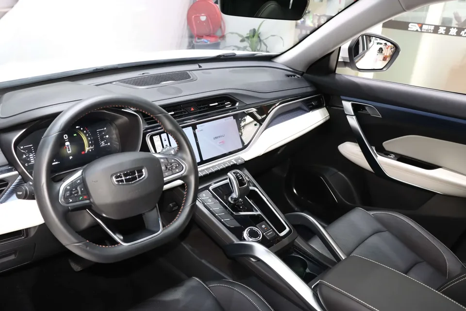 Geely Atlas Boyue 2022 Boyue X 1.8TD DCT Smart 2022 — миниатюра 4