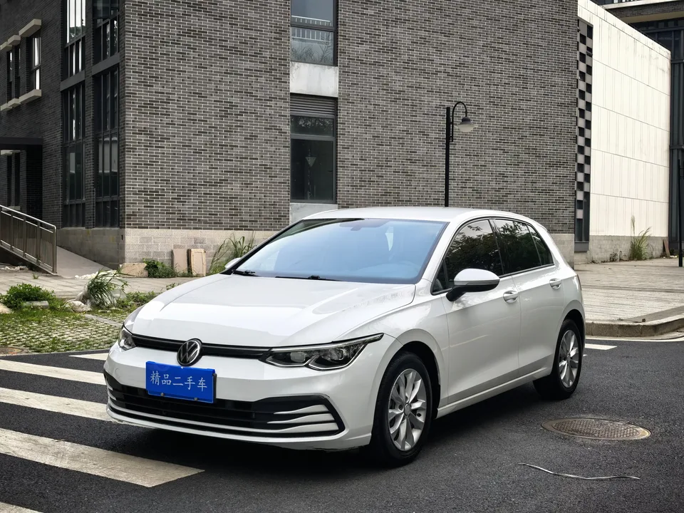Volkswagen Golf golf 2023 200TSI DSG 2023 — photo 1, buy with delivery to Moscow