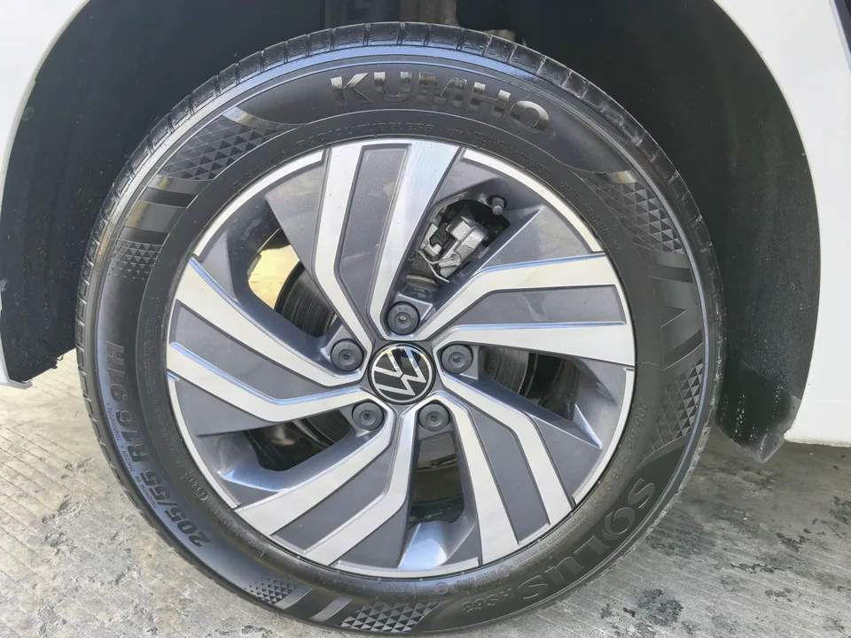 Volkswagen Bora Bora 2024 200TSI DSG Joy Edition 2024 — thumbnail 3