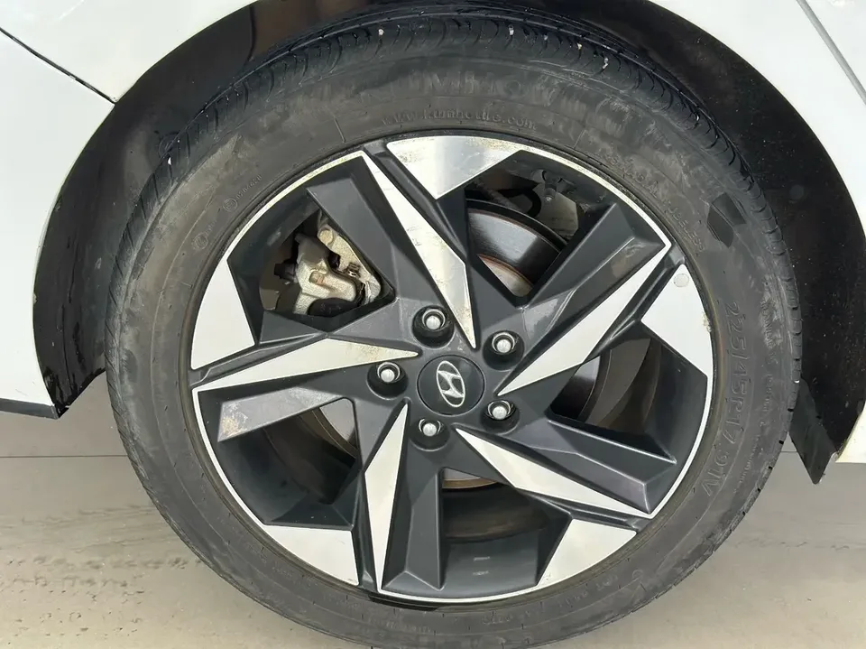 Hyundai Elantra Elantra 2021 1.5L CVT LUX Premium Edition 2022 — thumbnail 3