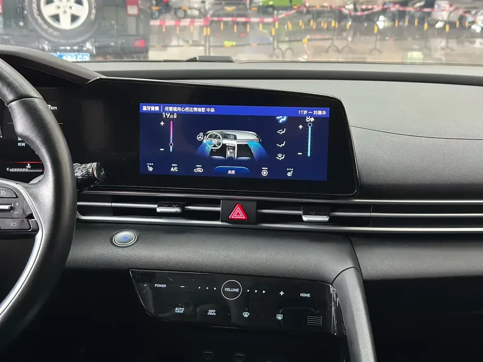 Hyundai Elantra Elantra 2021 1.5L CVT LUX Premium Edition 2022 — thumbnail 4