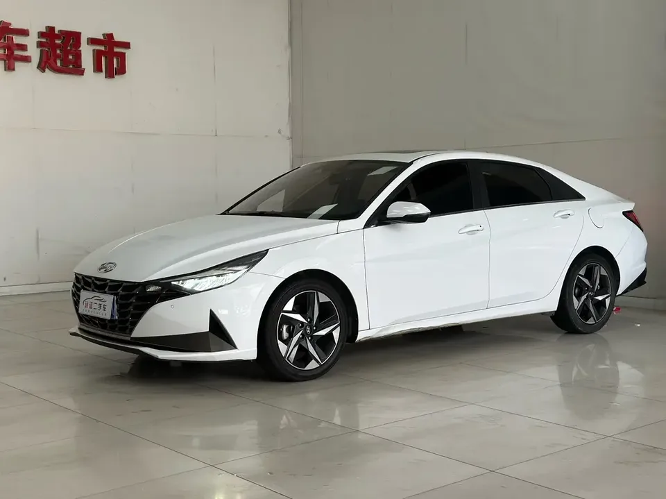 Hyundai Elantra Elantra 2021 1.5L CVT LUX Premium Edition 2022 — photo 1, buy with delivery to Moscow