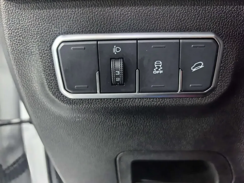 Haval M6 Haval M6 2023 PLUS 1.5T DCT Luxury Intelligent Connection 2022 — thumbnail 5