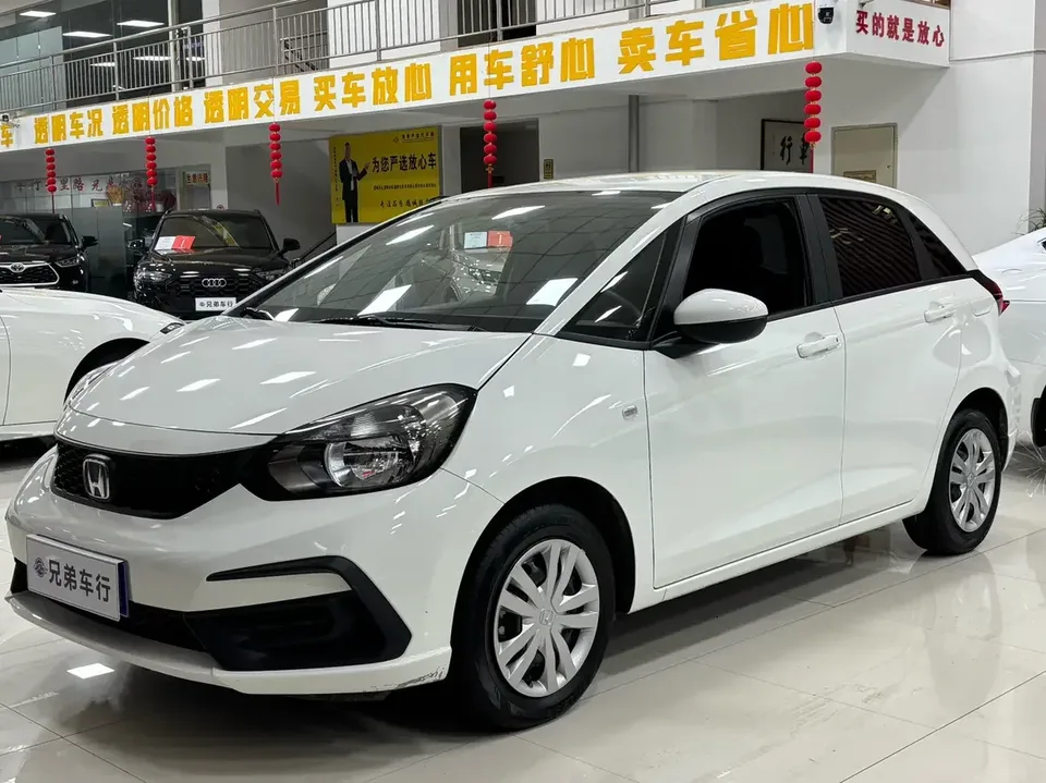 Honda FIT Fit 2023 1.5L CVT Trendy Edition 2023 — photo 1, buy with delivery to Moscow