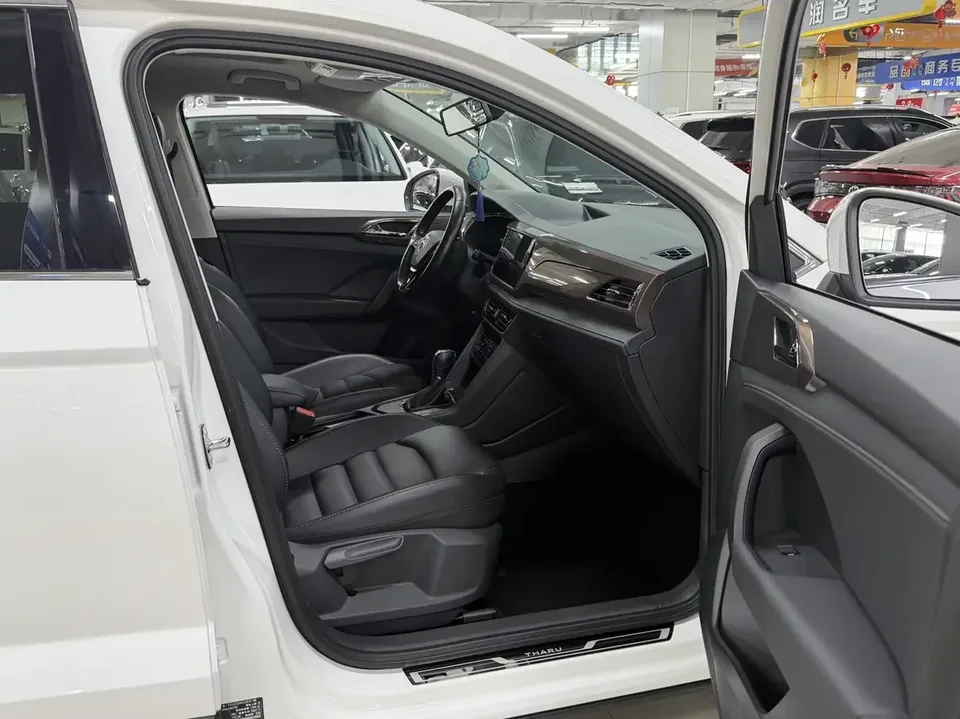 Volkswagen Tharu tuyue 2022 280TSI 2WD Deluxe Edition 2023 — thumbnail 4