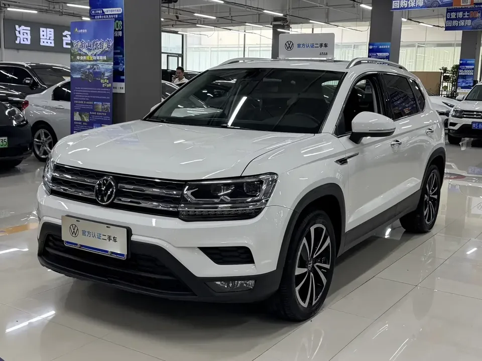 Volkswagen Tharu tuyue 2022 280TSI 2WD Deluxe Edition 2023 — photo 1, buy with delivery to Moscow
