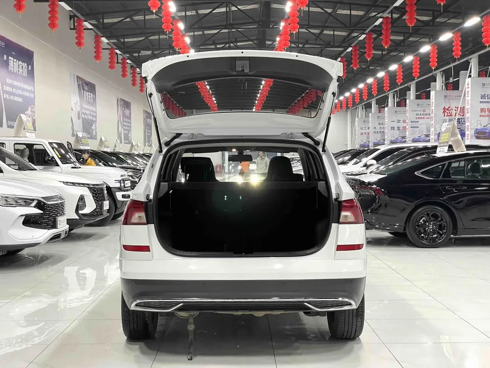 Skoda Comek Comek 2023 Modified 1.5L Automatic Comfort Edition 2023 — thumbnail 3