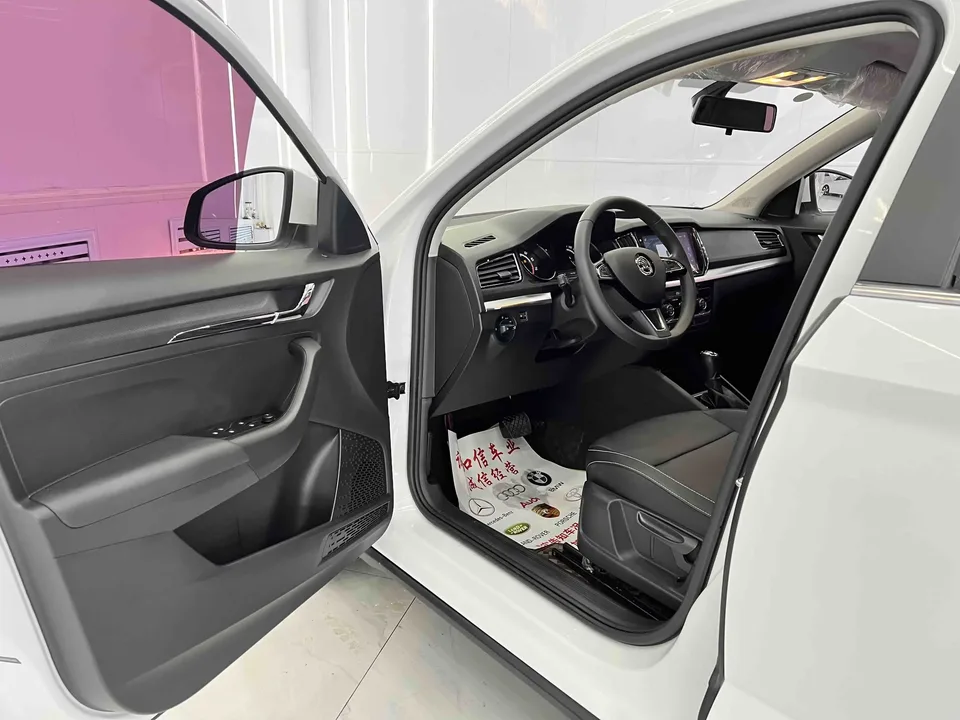 Skoda Comek Comek 2023 Modified 1.5L Automatic Comfort Edition 2023 — thumbnail 5