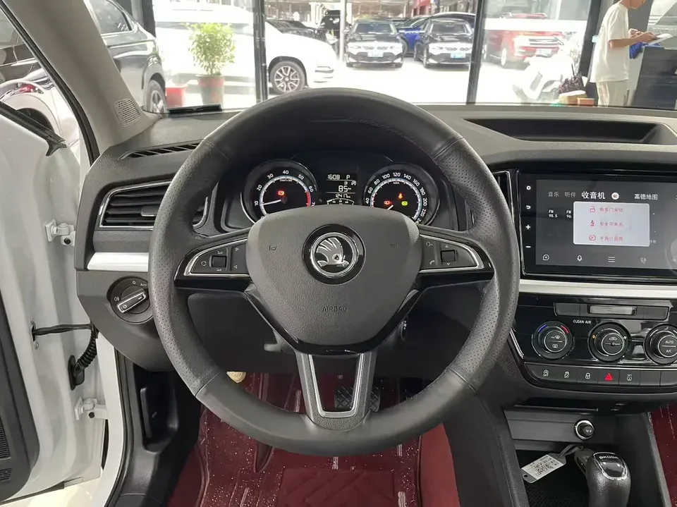 Skoda Comek Comek 2023 1.5L Automatic Comfort Edition 2023 — thumbnail 4