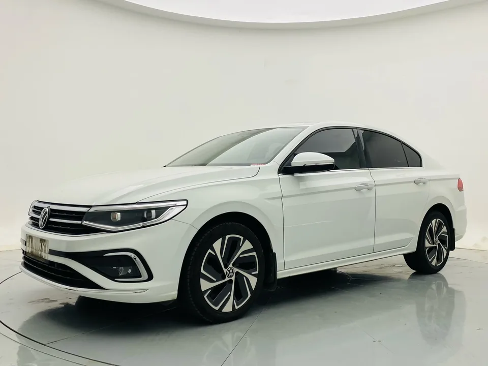 Volkswagen Bora Bora 2023 200TSI DSG Intelligent Driving Edition 2022 — photo 1, buy with delivery to Moscow