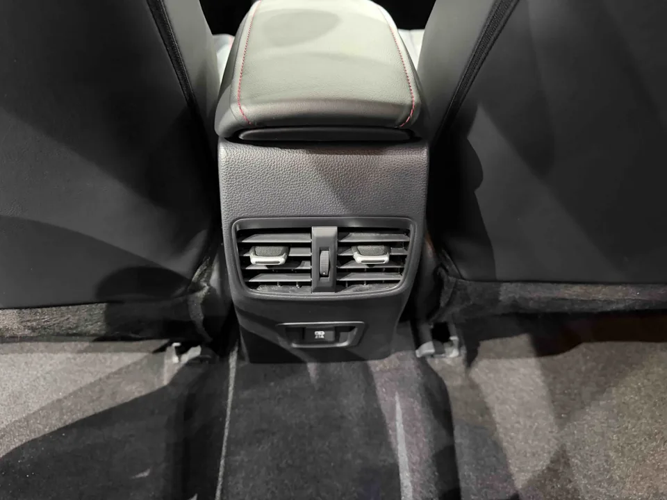 Toyota Levin Lei Ling 2022 185T CVT Sports Edition 2023 — thumbnail 3