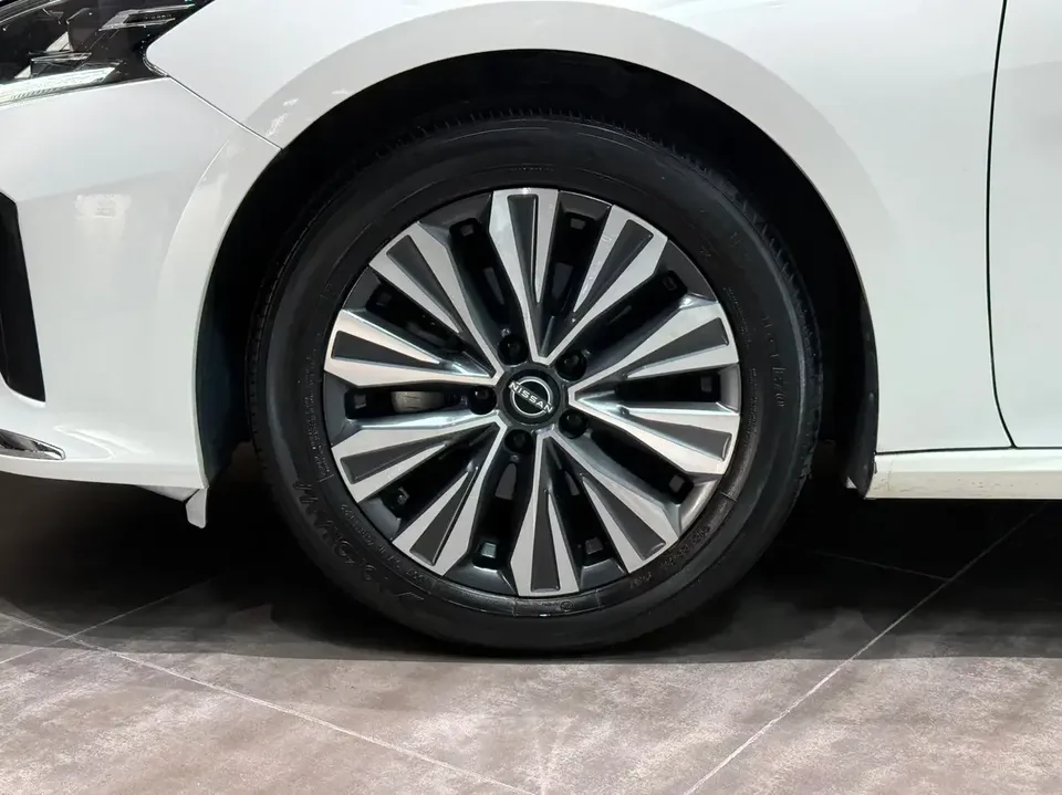Nissan Altima Sound of nature 2022 2.0L XL-TLS Enjoy Edition 2023 — thumbnail 4