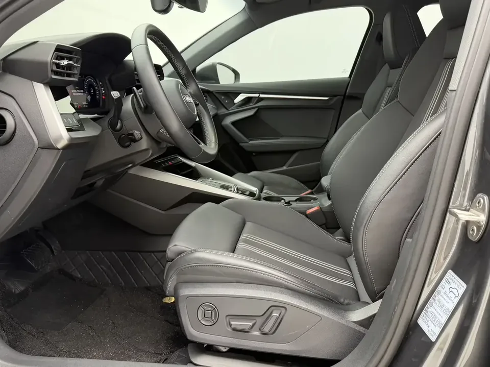 Audi A3 Audi A3 2023 Sportback 35 TFSI Stylish and sporty 2023 — thumbnail 4