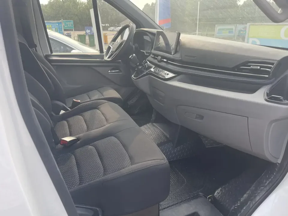 Datong Xintu V70 Xintu V70 2023 2.0T Diesel Manual Elite Edition Short Axle Low Top 5/6 Seats 125Ps 2025 — миниатюра 2