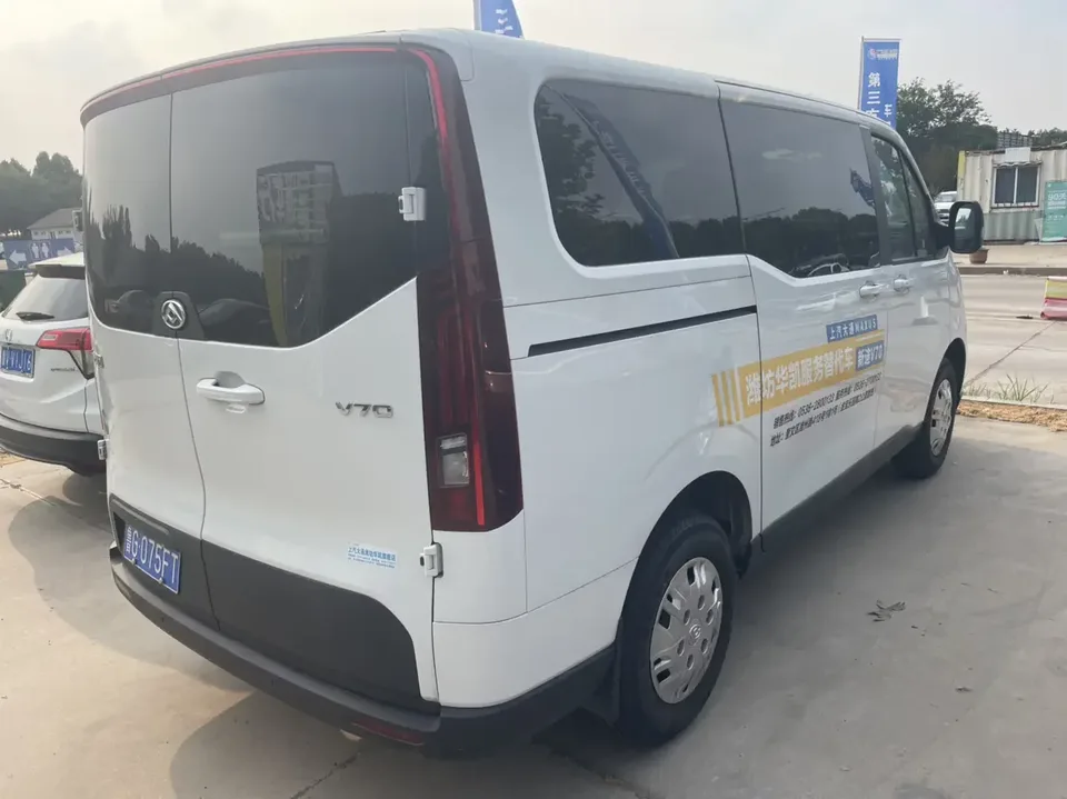 Datong Xintu V70 Xintu V70 2023 2.0T Diesel Manual Elite Edition Short Axle Low Top 5/6 Seats 125Ps 2025 — миниатюра 4