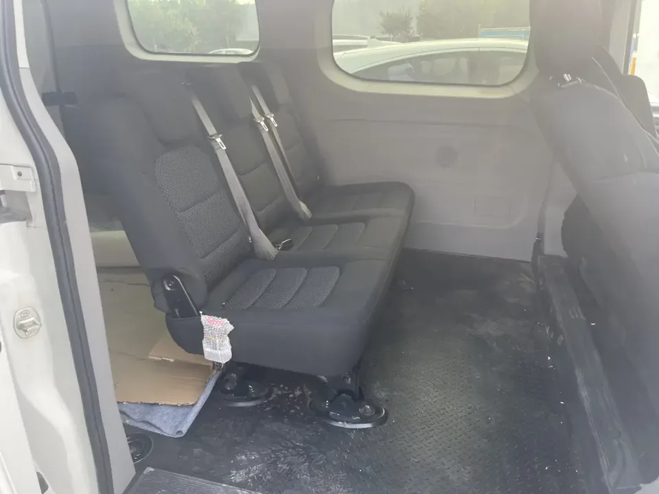 Datong Xintu V70 Xintu V70 2023 2.0T Diesel Manual Elite Edition Short Axle Low Top 5/6 Seats 125Ps 2025 — миниатюра 5