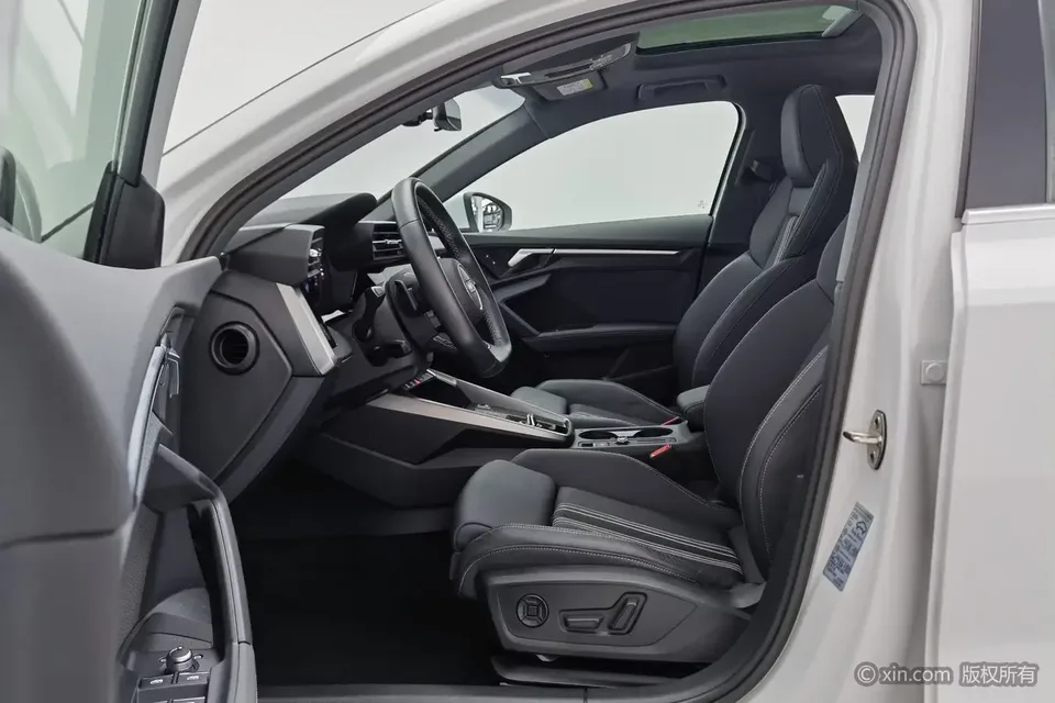 Audi A3 Audi A3 2024 Sportback 35 TFSI Stylish and sporty 2024 — thumbnail 5