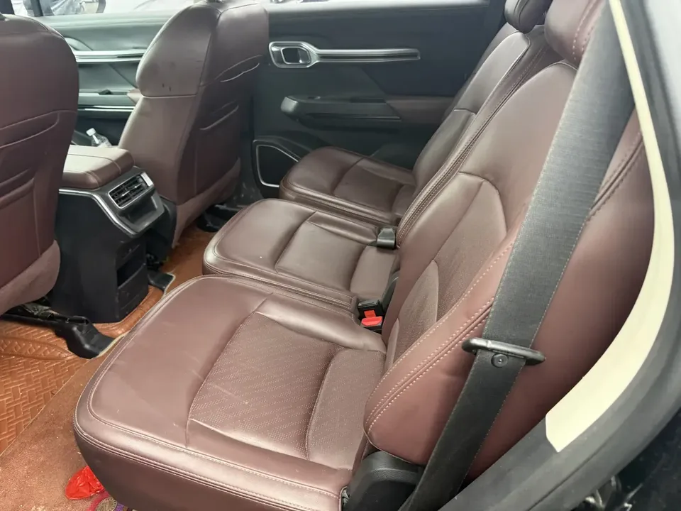 Geely Okavango Haoyue 2022 1.8TD DCT 2022 — thumbnail 3