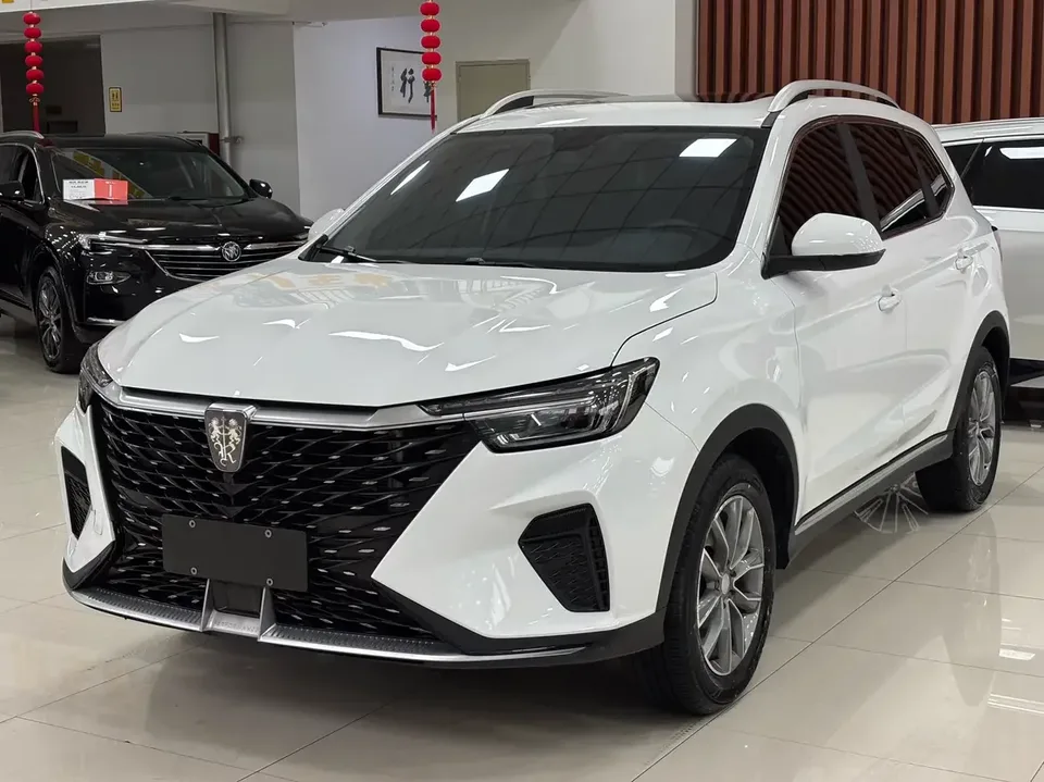 Roewe RX5 Roewe RX5 2023 PLUS 330TGI Automatic Trendsetting Smart Edition 2025 — photo 1, buy with delivery to Moscow