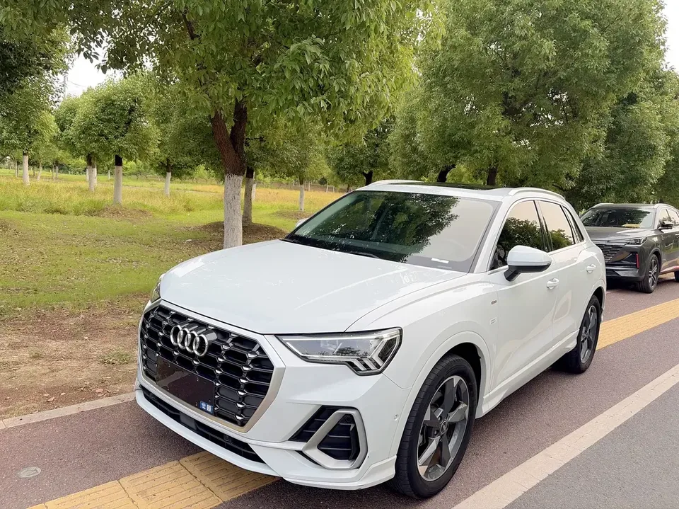 Audi Q3 Audi Q3 2023 35 TFSI Stylish Dynamic 2022 — photo 1, buy with delivery to Moscow