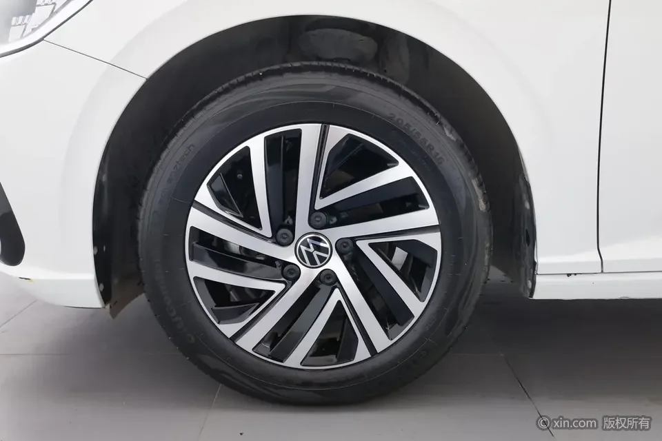 Volkswagen Lavida Lavida 2023 1.5L Automatic Starry Sky 5 Million Edition 2023 — thumbnail 3