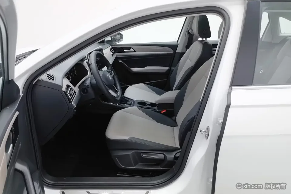 Volkswagen Lavida Lavida 2023 1.5L Automatic Starry Sky 5 Million Edition 2023 — thumbnail 5