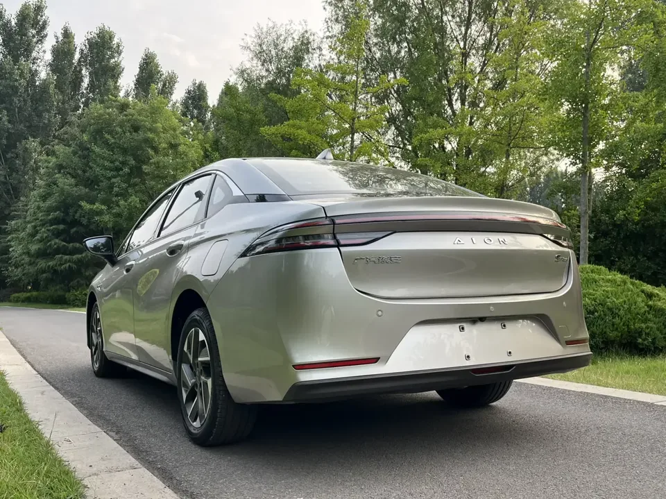 AION S AIONS 2025 Plus Travel Edition 53.2kWh 2024 — thumbnail 2